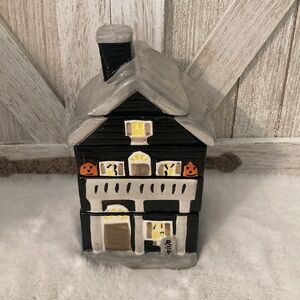 10 Strawberry Street Haunted House Measuring Cups